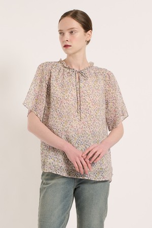 [25SU] 플로럴 셔링 블라우스 - IVORY B5M5B49313