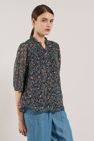 [25SU] 플라워 프린트 블라우스 - NAVY A5M4B48455