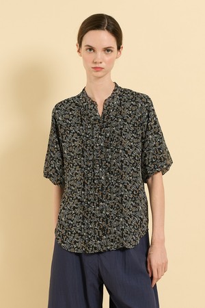 [25FA] 페이즐리 프릴 블라우스 - BLACK B5F7G47599