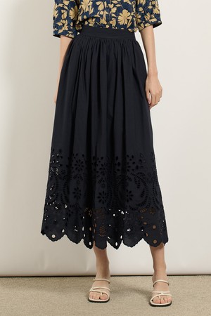 [25SU] 자수 롱 스커트 - NAVY B5M6S26055