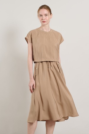 [25SU] 레이어드 슬리브리스 원피스  - CAMEL A5M5O64280