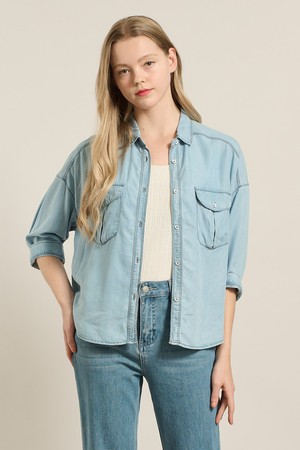 [25SU] 숏 데님 블라우스 - LIGHT BLUE A5M5B44551