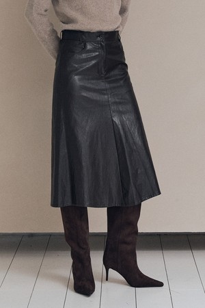 [25WT] 페이크 레더 롱 스커트 - DARK BROWN A5W9S20575