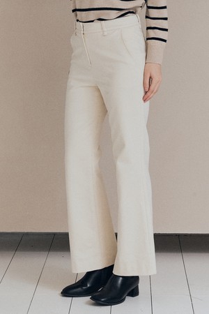 [25WT] 세미 부츠컷 팬츠 - CREAM A5WAP32614