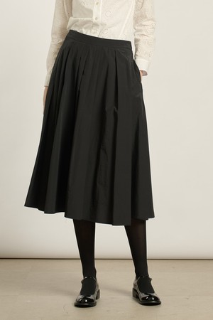 [26SP] 플레어 백밴딩 스커트 - BLACK B6A2S22199