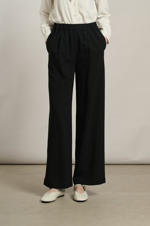 [26SP] 와이드핏 밴딩팬츠 - BLACK A6S2P31299