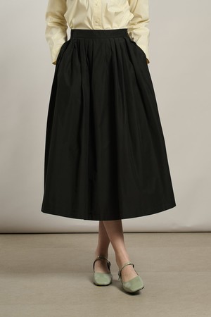 [26SP] 턱 플리츠 스커트 - BLACK A6S2S21499