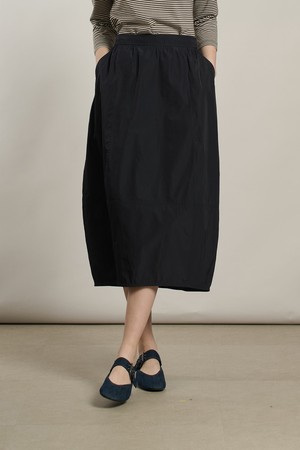 [26SP] 메모리 벌룬 스커트 - BLACK A6S2S21399