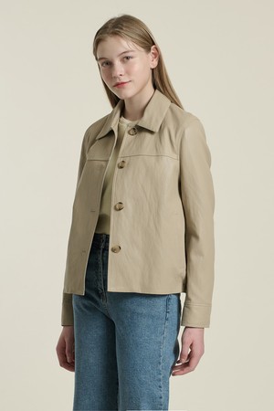 [26SP] 밑단 자수 포우레더 자켓 - LIGHT BEIGE B6A1J10171