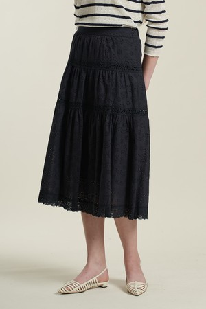 [26SU] 아일렛 티어드 스커트  - DARK NAVY B6B4S22156