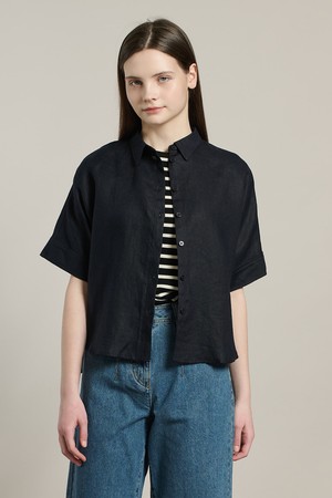 [26SU] 린넨 베이직 블라우스 - NAVY A6M4B47555