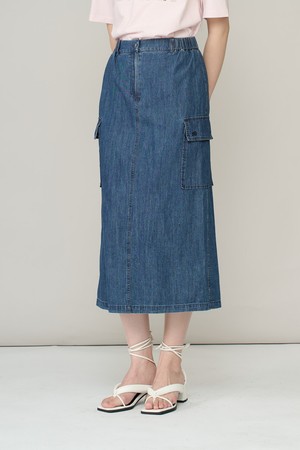 [26SU] 데님 포켓 롱스커트  - DARK BLUE A6M4S27854