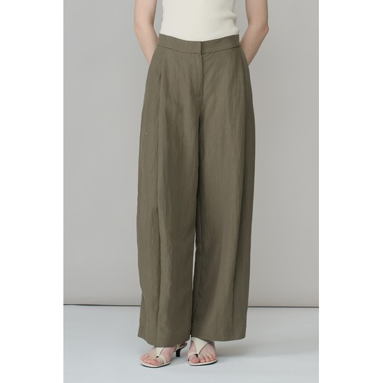 [26FA] 사이드절개 커브드팬츠 - KHAKI A6F7P30245