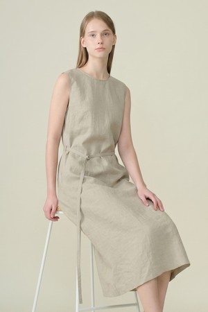 [26SU] 라운드넥 슬리브리스 원피스 - LIGHT BEIGE B6B5O64671
