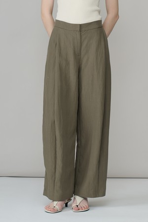 [26FA] 사이드절개 커브드팬츠 - KHAKI A6F7P30245