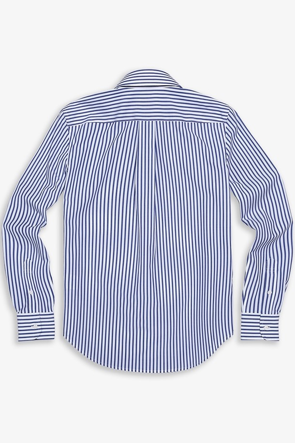 세련된 스타일을 완성할 여성 수피마 코튼 스트라이프 셔츠 (블루)입니다. 고급 수피마 코튼 소재로 제작되어 부드러운 촉감과 편안한 착용감을 선사합니다. 봄, 여름 시즌에 어울리는 긴 소매 디자인과 레귤러핏으로 제작되었으며, 주름 방지 기능으로 관리가 용이합니다. 베이직한 디자인의 스트라이프 패턴은 클래식, 미니멀, 캐주얼 등 다양한 스타일을 연출하며, 출근룩과 비즈니스 캐주얼에도 활용하기 좋습니다.
