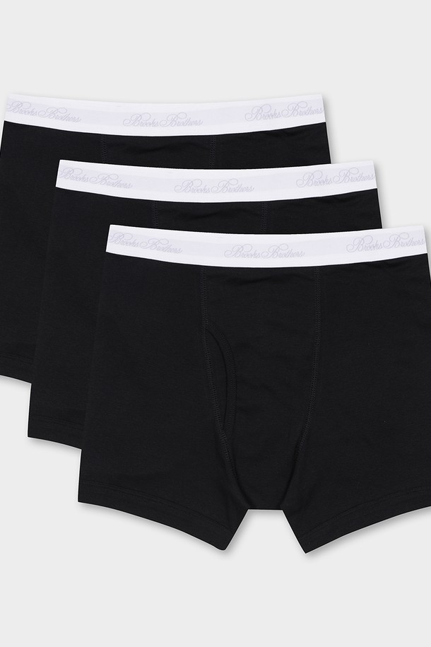 수피마코튼 박서 브리프 3팩 세트 (블랙)는 부드럽고 매끄러운 촉감이 특징인 남성용 브리프 3개입 세트입니다. 수피마 코튼, 폴리에스터, 코튼 혼방 소재로 제작되어 마모와 보풀 발생이 적고 은은한 광택이 돋보입니다. 냄새 방지 기능으로 쾌적한 착용감을 제공하며, 일상과 집콕룩에 모두 잘 어울리는 미니멀, 클래식, 캐주얼 스타일의 속옷입니다. 사계절 내내 편안하게 착용할 수 있는 기본 아이템으로, 블랙 컬러의 무지 디자인으로 어떤 옷에도 매치하기 용이합니다.
