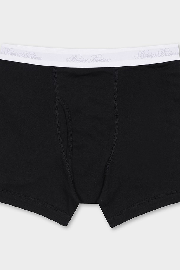 수피마코튼 박서 브리프 3팩 세트 (블랙)는 부드럽고 매끄러운 촉감이 특징인 남성용 브리프 3개입 세트입니다. 수피마 코튼, 폴리에스터, 코튼 혼방 소재로 제작되어 마모와 보풀 발생이 적고 은은한 광택이 돋보입니다. 냄새 방지 기능으로 쾌적한 착용감을 제공하며, 일상과 집콕룩에 모두 잘 어울리는 미니멀, 클래식, 캐주얼 스타일의 속옷입니다. 사계절 내내 편안하게 착용할 수 있는 기본 아이템으로, 블랙 컬러의 무지 디자인으로 어떤 옷에도 매치하기 용이합니다.
