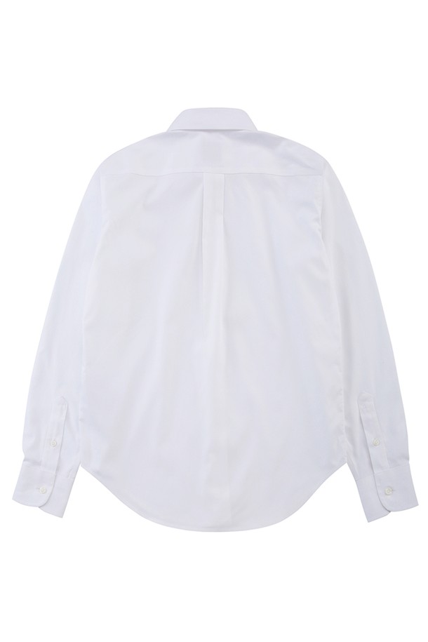 [여성] 수피마 코튼 클래식 셔츠 (화이트) (BBTHWF0613A)는 부드러운 촉감과 흡습 기능으로 편안한 착용감을 선사하는 여성용 셔츠입니다. 얇은 두께감의 사계절용으로, 일상, 오피스룩, 출근룩, 비즈니스 캐주얼 등 다양한 TPO에 활용 가능합니다. 레귤러핏에 차이나칼라, 긴소매 디자인으로 클래식하고 미니멀한 스타일을 연출합니다. 수피마 코튼 소재를 사용하여 부드러운 착용감을 제공하며, 주름 방지 기능으로 관리가 용이합니다. 화이트 컬러의 무지 셔츠로, 어떤 하의와도 쉽게 매치할 수 있어 활용도가 높습니다.
