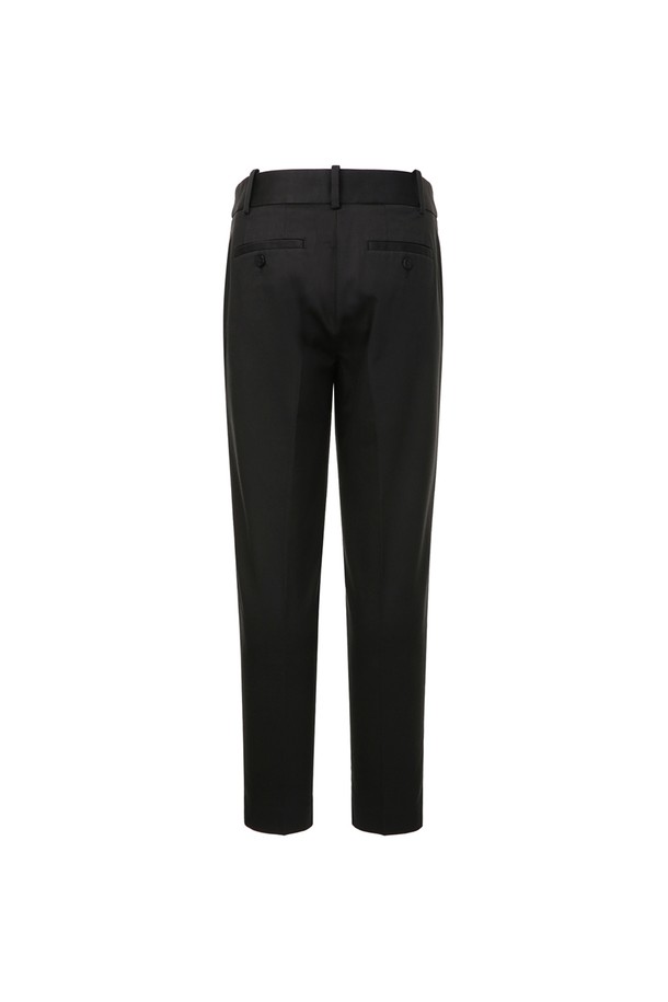 [여성] 코튼 어드벤티치 치노 (블랙)는 베이직하고 캐주얼한 무드의 여성 치노팬츠입니다. 봄, 여름, 가을 시즌에 적합하며, 데이트룩, 쇼핑룩 등 다양한 TPO에 활용할 수 있습니다. 미니멀하고 클래식한 스타일을 연출하며, 레귤러핏의 긴바지로 편안하게 착용 가능합니다. 면과 스판덱스 혼방 소재로 제작되어 뻣뻣한 촉감과 함께 스트레치 기능을 제공합니다. 슬랜트 앞주머니, 버튼 백포켓 디테일이 돋보이는 무지 디자인의 블랙 컬러 치노팬츠입니다.
