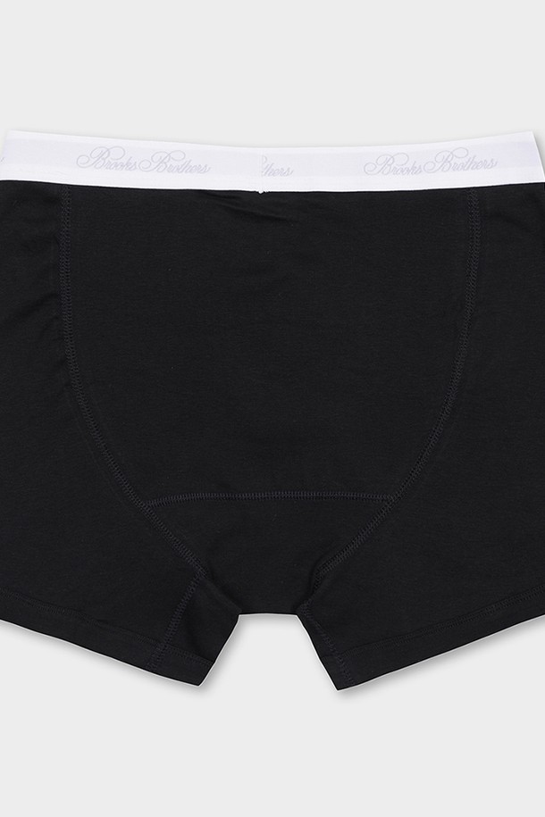 수피마코튼 박서 브리프 3팩 세트 (블랙)는 부드럽고 매끄러운 촉감이 특징인 남성용 브리프 3개입 세트입니다. 수피마 코튼, 폴리에스터, 코튼 혼방 소재로 제작되어 마모와 보풀 발생이 적고 은은한 광택이 돋보입니다. 냄새 방지 기능으로 쾌적한 착용감을 제공하며, 일상과 집콕룩에 모두 잘 어울리는 미니멀, 클래식, 캐주얼 스타일의 속옷입니다. 사계절 내내 편안하게 착용할 수 있는 기본 아이템으로, 블랙 컬러의 무지 디자인으로 어떤 옷에도 매치하기 용이합니다.
