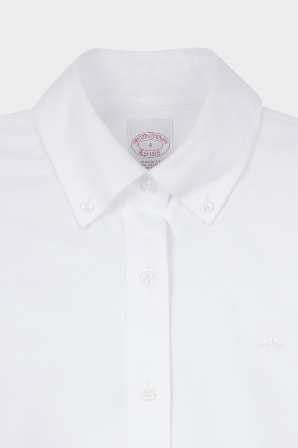 **[여성] 옥스포드 솔리드 셔츠 (화이트) (BBTHWM1542A)**

깔끔하고 세련된 스타일을 연출하는 여성 옥스포드 솔리드 셔츠입니다. 부드러운 면 소재로 제작되어 편안한 착용감을 선사하며, 레귤러 핏으로 제작되어 어떤 체형에도 잘 어울립니다. 폴로 버튼다운 칼라와 긴 소매 디자인으로 클래식하고 베이직한 느낌을 줍니다. 봄, 가을 계절에 오피스룩, 비즈니스 캐주얼, 출근룩 등 다양한 TPO에 활용하기 좋습니다. 미니멀, 프레피 스타일을 즐겨 입는 여성분들께 추천합니다.
