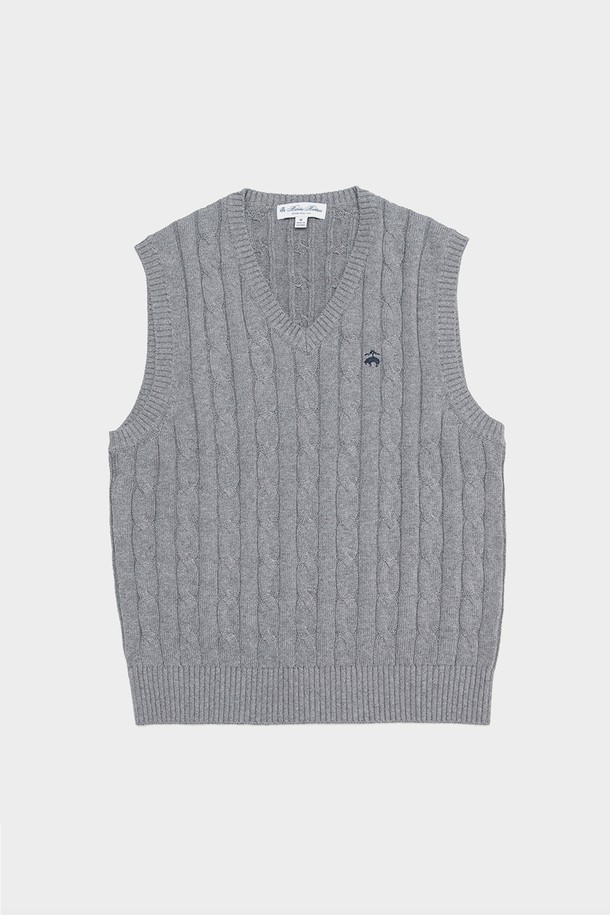 코튼 100% 케이블 베스트 (그레이)는 부드러운 촉감의 2합 20수 코마사 원사를 사용하여 제작된 베스트입니다. 7게이지 3합 케이블 구조로 두꺼움을 더했으며, 클래식과 베이직 스타일을 연출하기에 좋습니다. 봄, 가을에 데이트룩, 카페룩, 모임룩 등 다양한 TPO에 활용할 수 있습니다. 레귤러핏 V넥 디자인으로, 미니멀하면서도 캐주얼한 분위기를 낼 수 있습니다. 100% 코튼 소재로 제작되어 편안한 착용감을 선사합니다.
