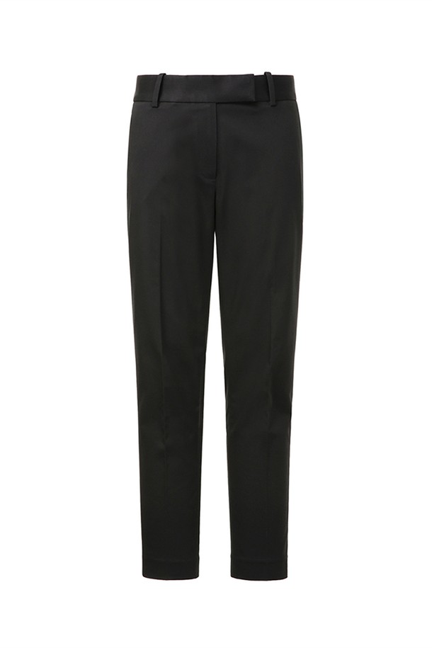 [여성] 코튼 어드벤티치 치노 (블랙)는 베이직하고 캐주얼한 무드의 여성 치노팬츠입니다. 봄, 여름, 가을 시즌에 적합하며, 데이트룩, 쇼핑룩 등 다양한 TPO에 활용할 수 있습니다. 미니멀하고 클래식한 스타일을 연출하며, 레귤러핏의 긴바지로 편안하게 착용 가능합니다. 면과 스판덱스 혼방 소재로 제작되어 뻣뻣한 촉감과 함께 스트레치 기능을 제공합니다. 슬랜트 앞주머니, 버튼 백포켓 디테일이 돋보이는 무지 디자인의 블랙 컬러 치노팬츠입니다.
