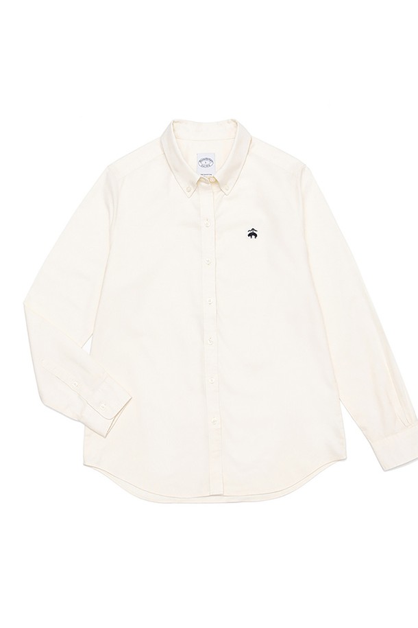 [여성] 여성 OCBD 셔츠 (옐로우) (BBTHWB0343GES)는 사계절 내내 활용 가능한 여성 셔츠입니다. 옐로우 컬러의 옥스포드 소재로 제작되어 클래식하고 베이직한 스타일을 연출하며, 캐주얼핏으로 편안하게 착용할 수 있습니다. 긴 소매와 칼라 디자인이 특징이며, 주름 방지 기능과 신축성 있는 소재로 활동성을 높였습니다. 가먼트 워시 처리를 통해 부드러운 촉감을 제공하여 오피스룩, 비즈니스 캐주얼, 출근룩 등 다양한 TPO에 활용 가능합니다. 클래식, 미니멀, 캐주얼 스타일을 선호하는 여성에게 적합합니다.
