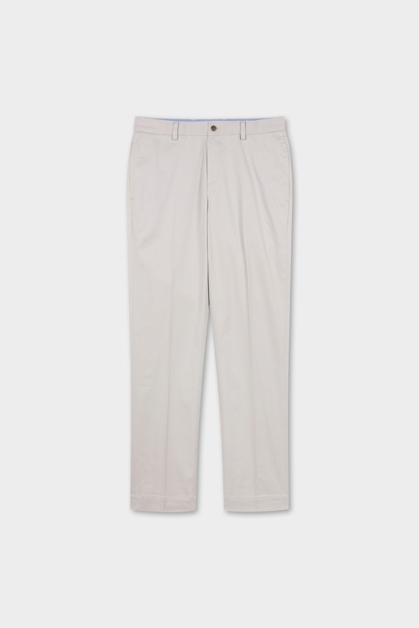 레귤러핏 라이트웨이트 어드밴티지 치노 (스톤) (BBPCMMZ502)는 여름철 시원하게 착용하기 좋은 남성용 치노 팬츠입니다. 얇은 두께감과 부드러운 촉감의 면, 스판덱스 혼방 소재로 제작되어 편안한 착용감을 선사합니다. 베이직하고 캐주얼한 스타일로, 일상복으로 활용하기 좋습니다. 논아이론 처리된 구김 방지 원단과 내부 스트레치 밴딩 디테일, 슬랜트 앞주머니, 버튼 뒷주머니로 실용성을 더했습니다. 레귤러핏으로 제작되어 편안하면서도 세련된 핏을 연출합니다.
