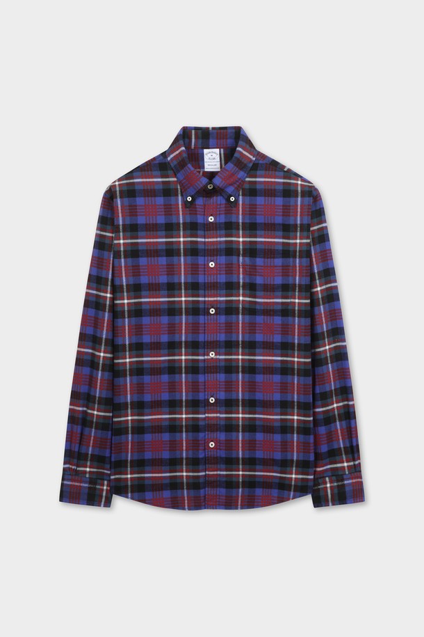 소멜로스 플란넬 체크 셔츠 (블루) (BBTHMMF401)는 남성용 셔츠로, 가을과 겨울에 따뜻하게 착용하기 좋은 두꺼운 두께감의 플란넬 소재입니다. 블루, 레드, 네이비 컬러의 체크 패턴이 돋보이며, 버튼다운 디자인과 긴소매로 제작되었습니다. 레귤러핏으로 제작되어 편안한 착용감을 제공하며, 캐주얼, 클래식, 미니멀 스타일을 모두 소화할 수 있습니다. 출근룩과 비즈니스 캐주얼에도 활용 가능한 활용도 높은 아이템입니다. 부드러운 촉감의 플란넬 소재가 포근함을 더합니다.
