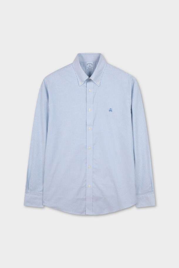 논아이론 옥스포드 캔디 스트라이프 셔츠 (블루) (BBTHMFF302)는 남성용 셔츠로, 봄과 여름에 착용하기 좋습니다. 부드러운 촉감의 면 소재에 논아이론 기능을 더하여 편안함과 관리가 용이합니다. 베이직하고 캐주얼한 스타일로, 레귤러핏에 긴소매 기장이며 차이나칼라 디자인으로 제작되었습니다. 얇은 두께감과 옥스포드 원단, 캔디 스트라이프 패턴이 특징이며, 비즈니스 캐주얼 및 출근룩, 캐주얼, 클래식, 미니멀 스타일 연출에 적합합니다.
