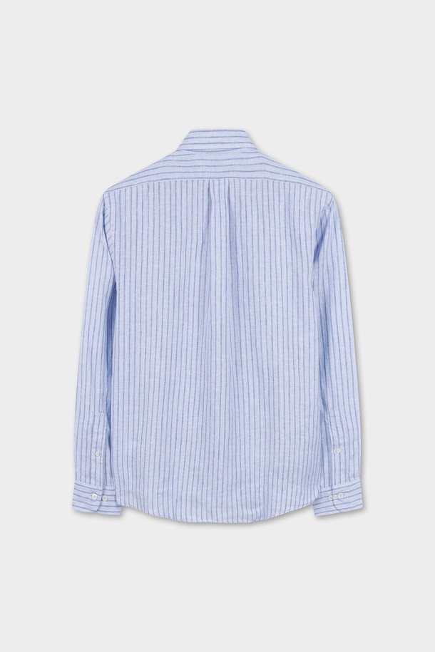 베어드 맥넛 아이리쉬 린넨 스트라이프 스포츠셔츠 (블루)는 부드러운 촉감의 린넨 소재로 제작되어 여름철에도 시원하게 착용 가능한 남성용 셔츠입니다. 클래식한 무드의 스트라이프 패턴과 릴랙스핏 디자인이 편안하면서도 세련된 스타일을 연출하며, 긴 소매 기장과 버튼다운 네크라인이 특징입니다. 왼쪽 가슴 포켓 디테일이 돋보이며, 베어드 맥넛 아이리쉬 린넨 원단을 사용하여 프리미엄 컬러 퀄리티를 자랑합니다. 데이트룩, 카페룩, 비즈니스 캐주얼 등 다양한 TPO에 활용 가능하며, 클래식, 미니멀, 캐주얼 스타일을 즐겨 입는 분들께 추천합니다. 얇은 두께의 셔츠로 흡습 및 속건 기능까지 갖춰 쾌적한 착용감을 선사합니다.
