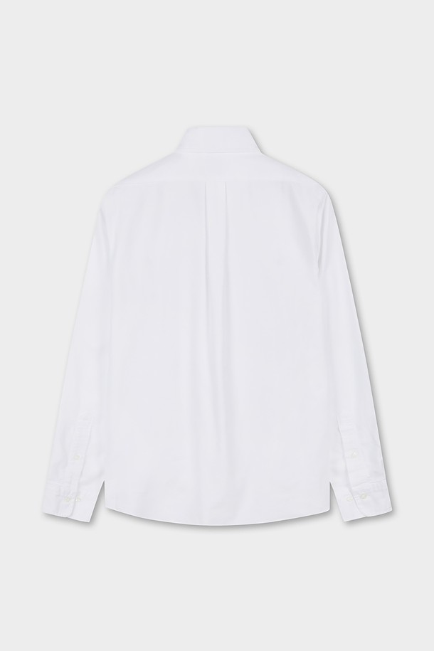 프라이데이 옥스포드 솔리드 셔츠 (화이트) (BBTHMMF302)는 남성용 셔츠로, 베이직하고 클래식한 스타일을 연출합니다. 면 소재로 제작되어 봄, 가을에 착용하기 좋으며, 레귤러핏에 긴 소매 기장입니다. 깔끔한 무지 디자인과 차이나 칼라가 특징이며, 출근룩, 비즈니스 캐주얼, 데이트룩 등 다양한 TPO에 활용할 수 있습니다. 미니멀하고 클래식한 스타일을 선호하는 분들에게 적합한 아이템입니다.
