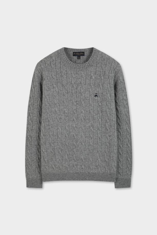 온라인 전용 셔틀랜드 케이블 풀오버는 부드러운 셔틀랜드 울 소재로 제작되어 가을과 겨울에 따뜻하게 착용할 수 있습니다. 클래식하고 베이직한 디자인에 그레이 컬러, 레귤러핏 라운드넥으로 제작되어 출근룩, 비즈니스 캐주얼, 모임룩 등 다양한 TPO에 활용 가능합니다. 케이블 패턴과 긴소매 기장, 두꺼운 두께감으로 포근함을 더하며, 미니멀, 캐주얼 스타일을 즐겨 입는 남성분들께 추천합니다. 
