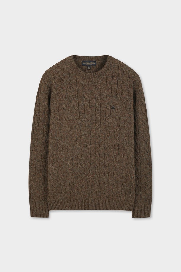 온라인 전용 셔틀랜드 케이블 풀오버 (브라운) (BBWRMOF410)는 가을과 겨울에 따뜻하게 입을 수 있는 남성용 니트 스웨터입니다. 셔틀랜드 울 소재로 제작되어 부드러운 촉감과 뛰어난 보온성을 제공합니다. 클래식하고 베이직한 스타일의 라운드넥 디자인에, 레귤러핏과 레귤러 기장으로 편안한 착용감을 선사합니다. 케이블 패턴과 긴소매가 특징이며, 출근룩과 비즈니스 캐주얼, 캐주얼 등 다양한 스타일 연출에 활용할 수 있습니다. 
