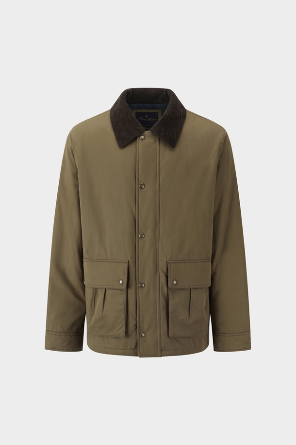 베이직한 디자인의 헌팅필드 재킷입니다. 튼튼한 면 소재로 제작되어 가을, 겨울 시즌에 착용하기 좋습니다. 베이지 컬러의 무지 디자인으로 다양한 스타일 연출에 용이하며, 넉넉한 레귤러 핏으로 편안한 착용감을 제공합니다. 카라 디테일과 포켓 디테일이 돋보이며, 버튼 여밈 방식으로 클래식한 무드를 더했습니다. 캐주얼, 클래식, 미니멀 스타일을 즐겨 입는 남성분들께 추천하며, 가을 나들이룩, 겨울 데일리룩, 동네 마실룩 등 폭넓게 활용할 수 있습니다.
