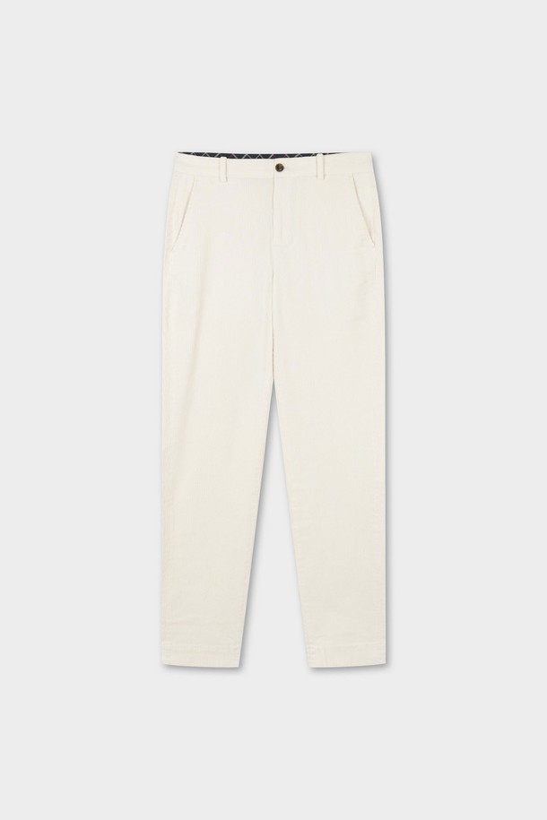 **슬림핏 8W 스트레치 코듀로이 팬츠 (아이보리)**는 가을, 겨울에 따뜻하고 포근하게 착용하기 좋은 남성용 코듀로이 팬츠입니다. 베이직하고 캐주얼한 스타일로, 일상복과 데이트룩, 겨울 데일리룩 등 다양한 TPO에 활용하기 좋습니다. 부드러운 촉감의 두꺼운 코듀로이 소재에 스트레치 기능이 더해져 편안한 착용감을 선사합니다. 슬림핏 디자인과 아이보리 컬러로 미니멀하고 클래식한 스타일을 연출할 수 있으며, 무지 패턴으로 어떤 상의와도 쉽게 매치 가능합니다.
