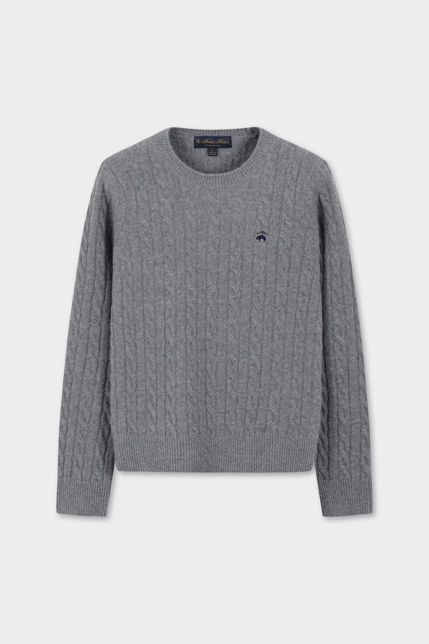 **[여성] 울 케이블 스웨터 (그레이) (BBWRWBF401)**

부드러운 울 소재로 제작되어 포근한 착용감을 선사하는 여성용 케이블 스웨터입니다. 쌀쌀한 가을과 겨울에 따뜻하게 입기 좋으며, 베이직하고 클래식한 스타일로 다양한 룩에 매치하기 좋습니다. 레귤러핏에 라운드넥 디자인으로 편안하게 착용할 수 있으며, 긴 소매와 두꺼운 두께감으로 보온성을 높였습니다. 일상, 카페, 모임 등 다양한 TPO에 활용 가능한 아이템으로, 미니멀, 클래식, 캐주얼 스타일을 즐겨 입는 분들께 추천합니다.
