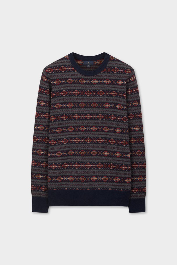 BBWRMFF402 울 빈티지 페어아일 크루넥 스웨터(그레이)는 겨울철 데일리룩을 위한 클래식하고 미니멀한 스타일의 니트/스웨터입니다. 울과 폴리아미드의 혼방 소재로 제작되어 보온성이 뛰어나며, 레귤러 기장의 긴 소매 디자인입니다. 크루넥 라인과 페어아일 패턴이 빈티지한 무드를 자아냅니다. 셔츠나 다양한 이너와 레이어드하여 폭넓은 스타일을 연출할 수 있습니다.
