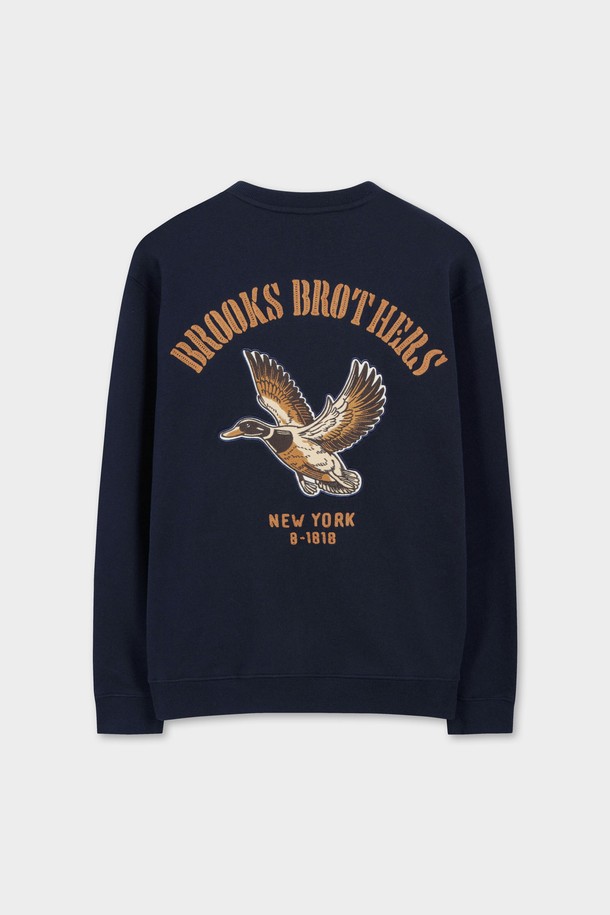 BIRD(버드) 아트웍 스웨트 셔츠 (네이비)는 캐주얼, 스포티, 미니멀 스타일을 추구하는 분들을 위한 겨울 데일리룩 아이템입니다. 부드러운 면 소재로 제작되어 편안한 착용감을 선사하며, 두께감 있는 디자인으로 한겨울에도 따뜻하게 입을 수 있습니다. 레귤러 핏에 라운드넥 디자인으로 어떤 스타일에도 쉽게 매치할 수 있으며, 네이비 컬러에 로고 패턴, 아트웍 디테일이 포인트로 더해져 개성을 살려줍니다. 긴 소매 기장의 이 스웨트 셔츠는 일상 속에서 편안함과 스타일을 동시에 잡고 싶은 분들께 추천합니다.
