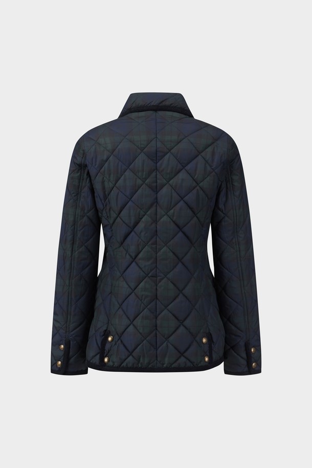 [여성] 퀼팅 재킷 (멀티) (BBOPWBF401)은 겨울철 데일리룩을 위한 캐주얼하고 베이직한 스타일의 여성용 아우터입니다. 퀼팅 패턴과 레귤러핏 디자인으로, 보온성을 높인 두꺼운 두께감의 나일론 소재로 제작되었습니다. 긴 소매 기장과 하단 스냅 버튼으로 실루엣 조절이 가능하며, 로고 디테일이 돋보입니다. 베이직한 디자인으로 미니멀, 클래식 스타일을 선호하는 분들께 적합하며, 겨울철 따뜻하고 스타일리시하게 연출할 수 있습니다.
