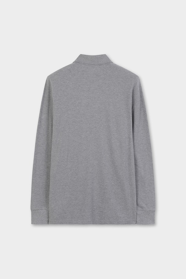 코튼 피케 폴로셔츠 (그레이) (BBNTMFF302)는 베이직한 스타일을 추구하는 남성들을 위한 레귤러핏 폴로셔츠입니다. 봄, 여름 시즌에 적합하며, 출근룩 및 비즈니스 캐주얼에 활용하기 좋습니다. 면 소재의 피케 원단으로 제작되어 편안한 착용감을 제공하며, 무지 디자인과 긴 소매 기장으로 클래식하면서도 미니멀한 스타일을 연출합니다. 폴로넥 디자인은 세련된 느낌을 더해주며, 다양한 하의와 매치하여 캐주얼한 룩을 완성할 수 있습니다.
