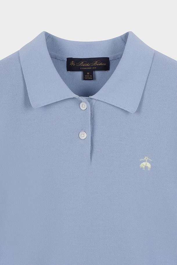 [여성] 코튼 폴로 반팔 스웨터 (블루)는 부드러운 면 소재로 제작되어 편안한 착용감을 선사합니다. 베이직하고 클래식한 스타일로, 데이트룩이나 카페룩에 잘 어울립니다. 레귤러 핏의 반소매 디자인이며, 왼쪽 가슴에는 시그니처 로고 자수 디테일이 돋보입니다. 신축성 있는 소재로 활동성을 높였으며, 얇은 두께감으로 봄, 여름 시즌에 시원하게 입을 수 있습니다. 미니멀하고 캐주얼한 스타일을 즐기는 여성에게 추천합니다.
