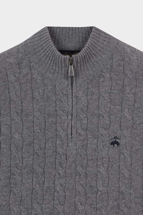 온라인 전용 [Online Exclusive] 반집업 케이블 스웨터 (그레이)는 남성용 니트/스웨터입니다. 클래식하고 베이직한 스타일로, 가을과 겨울에 착용하기 좋습니다. 부드러운 울 소재에 두꺼운 두께감으로 따뜻함을 더하며, 레귤러핏과 반집업 네크라인이 편안한 착용감을 선사합니다. 케이블 패턴과 긴소매 디자인으로, 출근룩 및 비즈니스 캐주얼에 활용하기 좋습니다.

