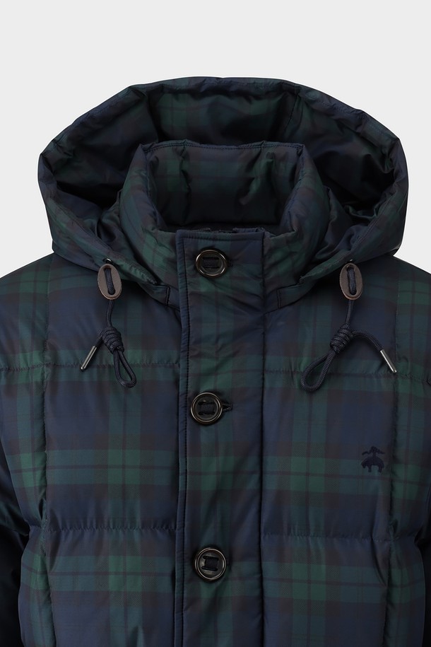 **카라코람 다운점퍼 (멀티) (BBOPMBF405)**는 남성용 다운점퍼입니다. 겨울철 일상에서 착용하기 좋으며, 캐주얼한 스타일을 연출합니다. 체크 패턴의 멀티 컬러 디자인이 특징이며, 부드러운 촉감의 나일론 소재로 제작되었습니다. 두꺼운 두께감과 긴 소매 기장, 후드와 패딩 디테일이 보온성을 높여주며, 방수 기능까지 갖춰 실용적입니다. 버튼과 지퍼로 여밈이 가능하며, 레귤러핏으로 편안하게 착용할 수 있습니다.
