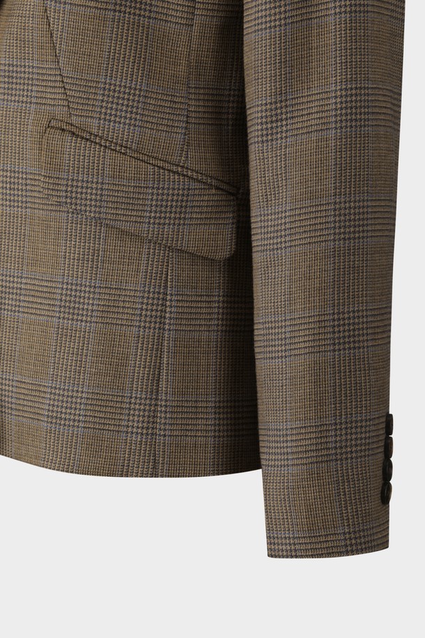 세련된 무드를 연출하는 여성 울 체크 재킷입니다. 클래식하고 미니멀한 스타일을 추구하는 분들께 추천하며, 가을, 겨울 시즌 오피스룩, 출근룩, 모임룩에 활용하기 좋습니다. 베이지 컬러의 체크 패턴이 고급스러운 분위기를 더하며, 두꺼운 울 소재로 따뜻하게 착용할 수 있습니다. 크롭 기장과 싱글 버튼 여밈, 테일러드 칼라와 포켓 디테일이 특징이며 레귤러핏으로 편안하게 착용 가능합니다. 긴 소매 기장으로 간결하면서도 세련된 스타일을 완성해 보세요.
