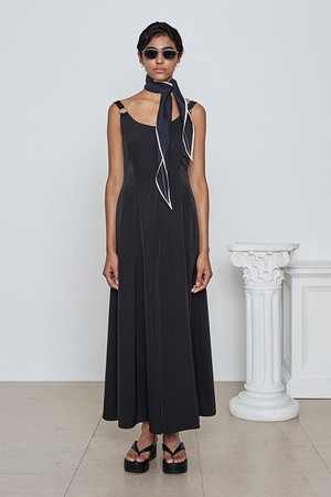 [22SS 2차 리오더] SILKY AND WIDE JUMPSUIT - Black