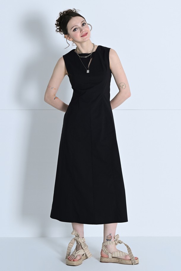 make a toast - 민소매 원피스 - Cutout maxi line dress BLACK MBCSOP003BK