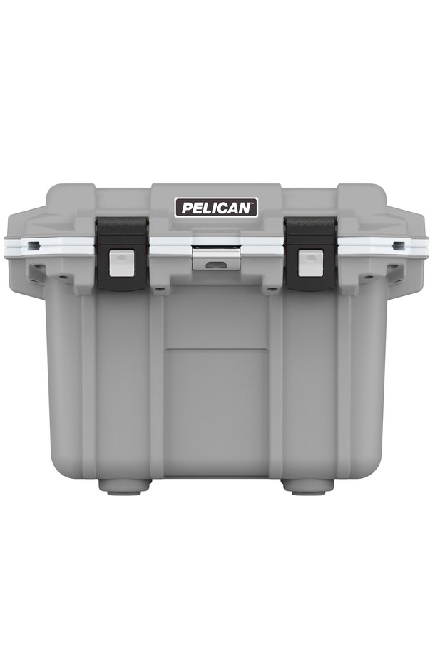 펠리칸 엘리트 쿨러 아이스박스 30QT(31.18L)는 캠핑, 피싱, 아웃도어 활동에 적합한 고내구성의 플라스틱 아이스박스입니다. 회전 성형 구조와 개별 주입 단열재, 우수한 단열 성능으로 내용물의 시원함을 오래 유지하며, 푸시앤풀 래치, 이중 핸들 시스템, 스테인리스 스틸 잠금장치 등의 편리한 기능을 갖췄습니다. 47cm x 48.3cm x 64.3cm 크기에 9.8Kg 무게, 31.18L 용량으로 컵홀더 4개, 병따개, 낚시자 등이 내장되어 있습니다.
